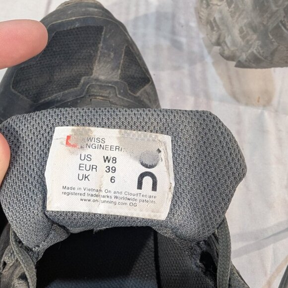 On Running Cloudventure Women's 8 Black Synthetic Waterproof Athletic Sneaker - Picture 9 of 10